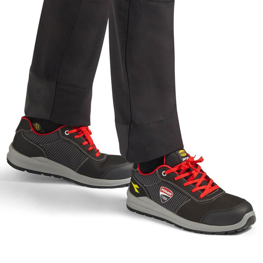 Pantofi de lucru DIADORA SPEEDY RACE LOW S3S FO SR SC MET FREE - 2 — stenso.ro Pantofi de lucru DIADORA SPEEDY RACE LOW S3S FO SR SC MET FREE - 2