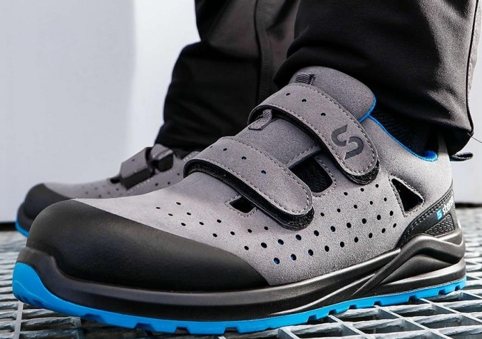 sandale de protecție potrivite pentru munca in sezonul cald